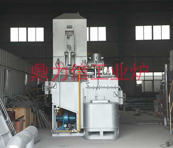 机边熔化保温炉