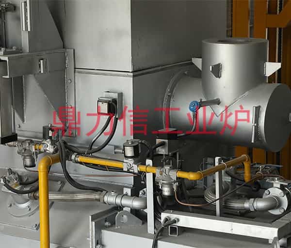 机边熔化保温炉