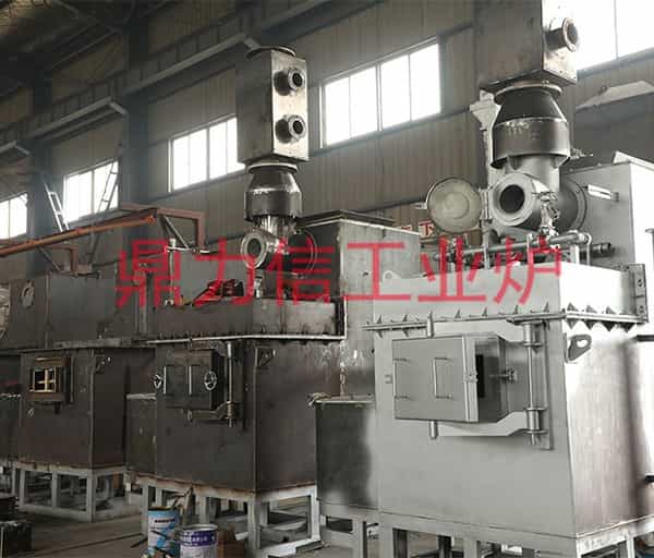 机边熔化保温炉